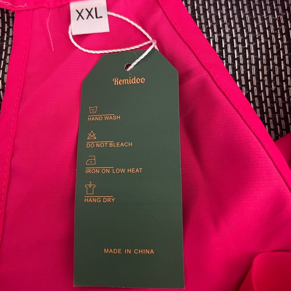 Pink Sleeveless Blouse - Picture 4 of 4